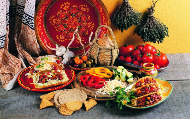 Обои картинки фото еда, натюрморт, блюдо, помидоры, чеснок, перец, травы, томаты