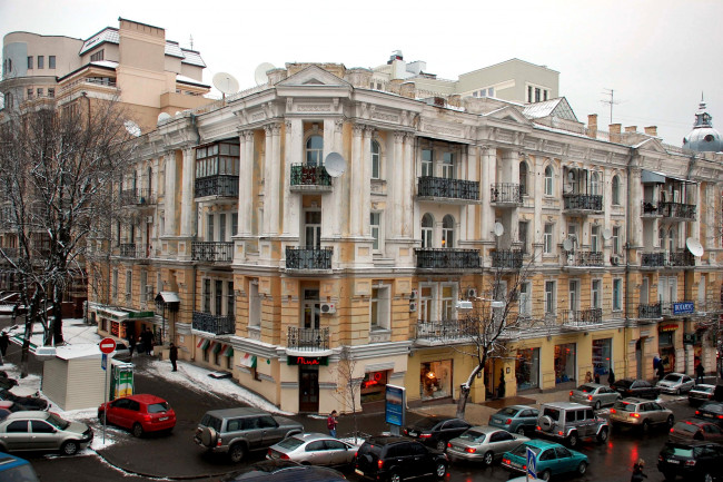 Обои картинки фото города, киев, украина, улица, движение, здание