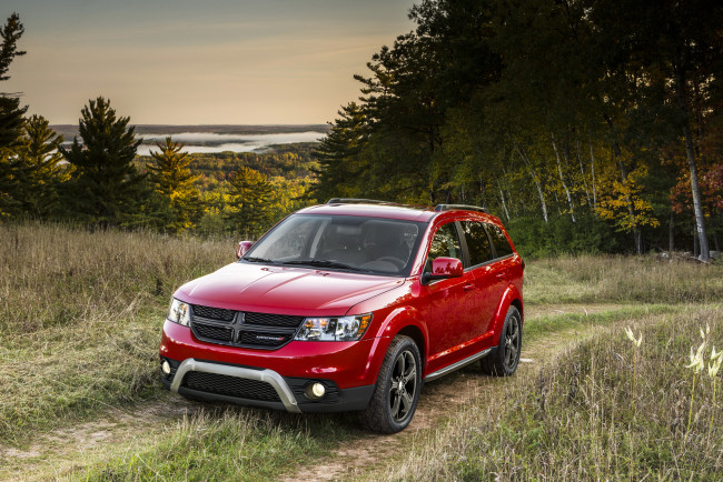 Обои картинки фото 2014 dodge journey crossroad, автомобили, dodge, кроссовер, crossroad, дорога, лес, красный, journey