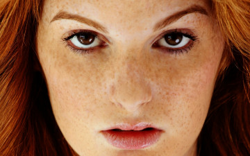 Картинка девушки faye+reagan конопатая глаза веснушки девушка лицо рыжеволосая кареглазая портрет