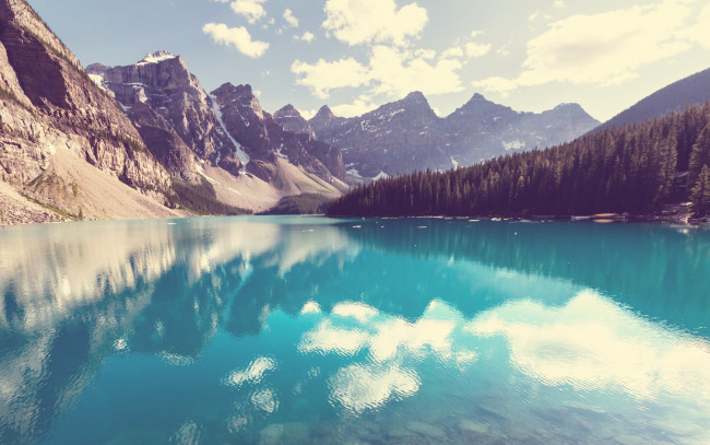 Обои картинки фото природа, реки, озера, canada, banff, national, park, moraine, lake, лес, озеро, landscape