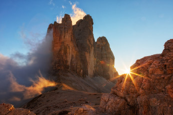Картинка природа горы скалы облака лучи солнца доломитовые альпы щипкова елена