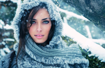 Картинка sarah+allag девушки -unsort+ лица +портреты дерево зима снег лицо мех шарф sarah allag