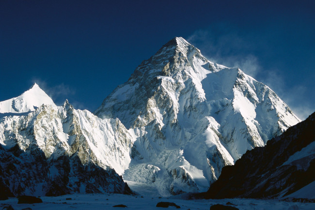 Обои картинки фото pakistan k2, природа, горы, облака, вершина, скалы, k2, pakistan, снег