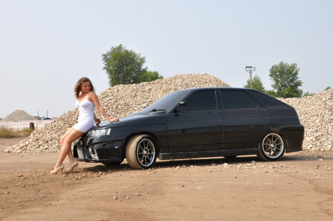 Обои картинки фото ваз- 2112, автомобили, -авто с девушками, девушка, чёрный, автомобиль, лада, ваз-, 2112