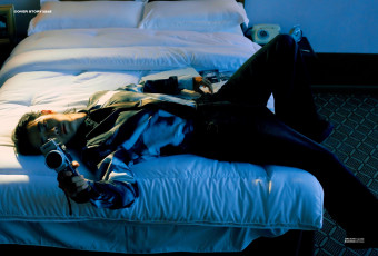 Картинка мужчины xiao+zhan актер костюм камера постель