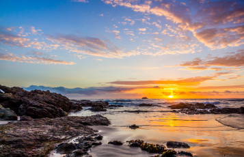 Картинка природа восходы закаты солнце тучи горизонт волны камни пляж океан