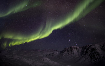 Картинка природа северное+сияние горы звезды зима снег зеленая ночь aurora borealis