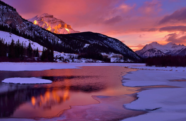 Обои картинки фото природа, реки, озера, озеро, горы, отражение, небо, облака, снег, зима