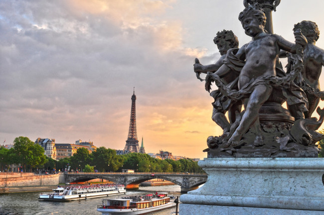 Обои картинки фото города, париж , франция, башня, река, скульптуры