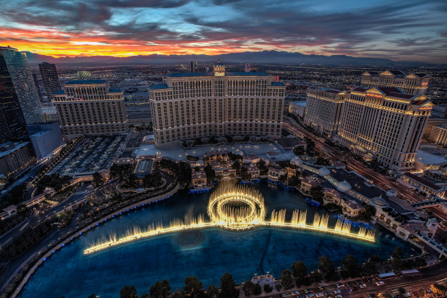 Обои картинки фото bellagio fountain, города, лас-вегас , сша, ночь, огни, здания, фонтаны