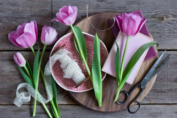 Картинка цветы тюльпаны лента ножницы розовые