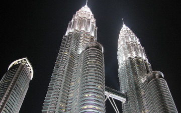 обоя города, куала-лумпур , малайзия, ракурс, свет, башни, ночь