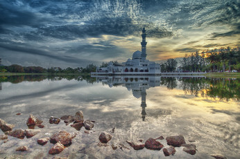 Картинка города -+мечети +медресе рассвет