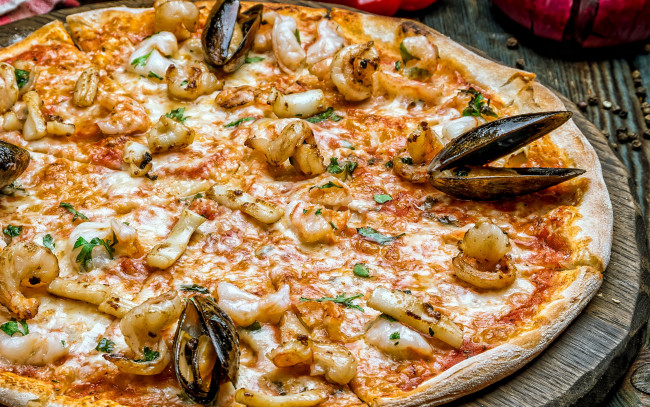 Обои картинки фото еда, пицца, мидии, морепродукты