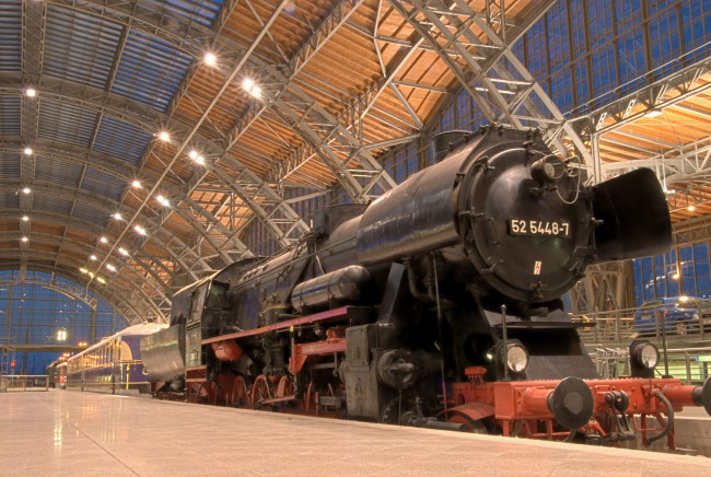 Обои картинки фото steamtrain, in, station, техника, паровозы, стоянка, паровоз, перрон, вокзал