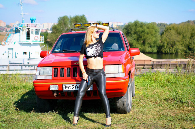 Обои картинки фото автомобили, -авто с девушками, jeep, grand, cherokee