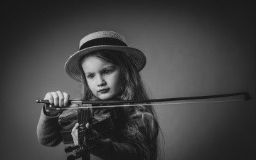 Картинка разное люди девочка шляпа смычок скрипка