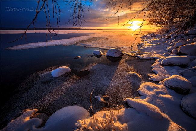 Обои картинки фото природа, восходы, закаты, снег, море, камни, вечер