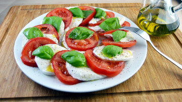 Картинка еда салаты +закуски моцарелла помидоры базилик масло