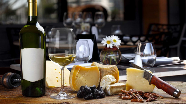 Обои картинки фото еда, сырные изделия, сыр, вино