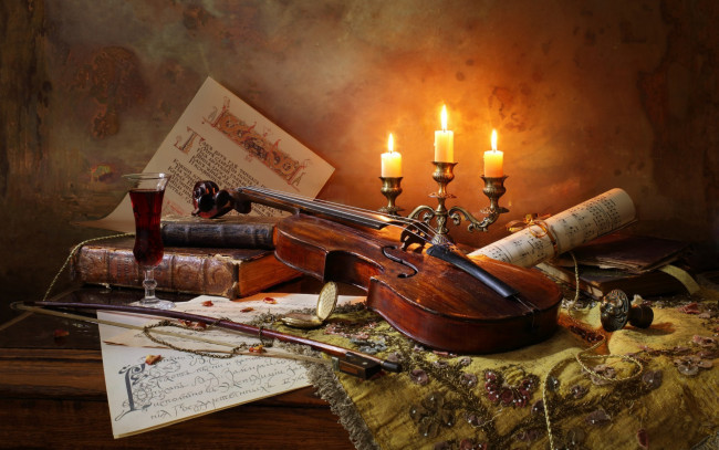 Обои картинки фото музыка, -музыкальные инструменты, бокал, ноты, вино, скрипка, книги, свечи