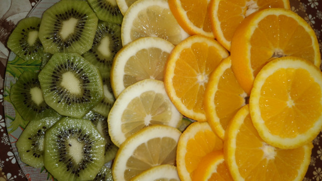 Обои картинки фото еда, цитрусы, киви, апельсин, лимон