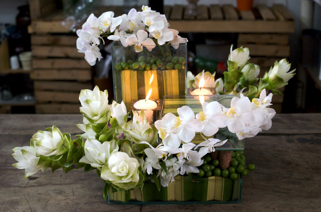 Обои картинки фото цветы, букеты, композиции, белый, орхидеи, свечи
