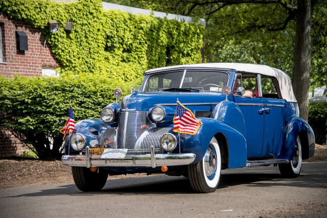 Обои картинки фото cadillac series 75,  1939, автомобили, классика, выставка, автопробег, автошоу