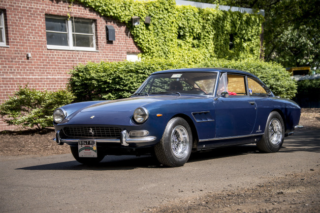 Обои картинки фото ferrari 330gt,  1966, автомобили, ferrari, автопробег, автошоу, выставка