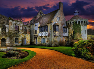 Картинка города -+здания +дома дорожка великобритания вечер замок scotney castle разрушенный кусты газон