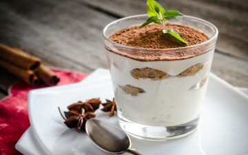 Картинка еда мороженое +десерты крем сладкое десерт glass chocolate delicious sweet dessert tiramisu italian апельсины какао тирамису печенье