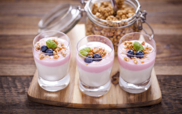 Картинка еда мороженое +десерты ягоды орехи десерт йогурт черника nuts berries yogurt
