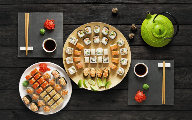 Обои картинки фото еда, рыба,  морепродукты,  суши,  роллы, japanese, food, set, имбирь, вассаби, роллы, sushi, суши, палочки, соус