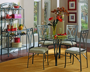 Картинка интерьер столовая стол стулья ваза цветы вино