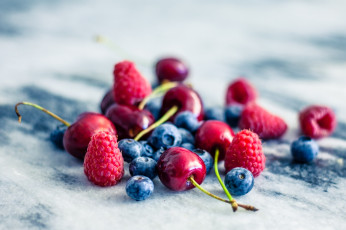 Картинка еда фрукты +ягоды черешня малина ягоды лето