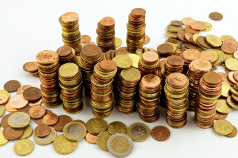 Картинка разное золото +купюры +монеты много евро монеты