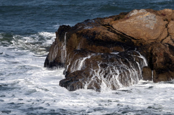 Картинка природа побережье вода волны скалы
