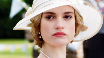 Картинка кино+фильмы downton+abbey lily james hat