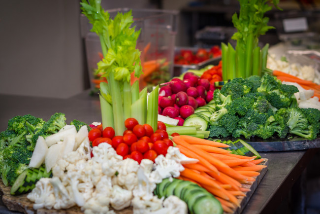 Обои картинки фото еда, овощи, заготовка, капуста, редис