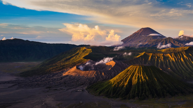 Обои картинки фото природа, горы, tengger, вулканический, комплекс-кальдеры, тенгер, индонезия, действующий, вулкан, бромо, Ява