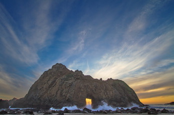 Картинка природа побережье скалы камни закат море