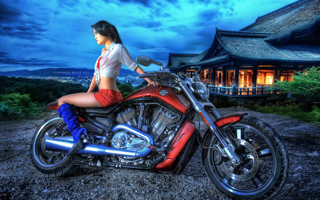Обои картинки фото мотоциклы, мото, девушкой, девушка, облака, дом