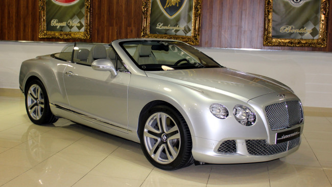 Обои картинки фото bentley, continental, gtc, автомобили, выставки, уличные, фото, премиум-класс, motors, великобритания, элитные