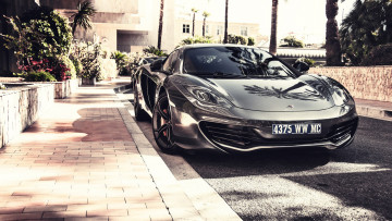 Картинка автомобили выставки+и+уличные+фото mp4-12c mclaren