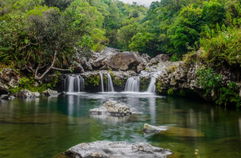Картинка франция природа водопады камни деревья водоем