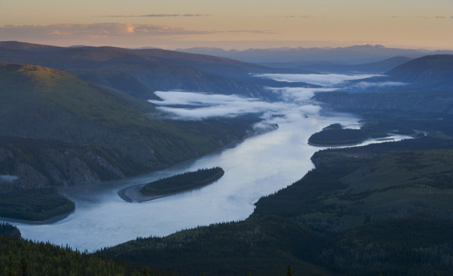 Обои картинки фото юкон,  доусон,  канада, природа, реки, озера, лес, река, острова, горы