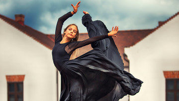 Картинка девушки -+брюнетки +шатенки балерина танцовщица черный платье