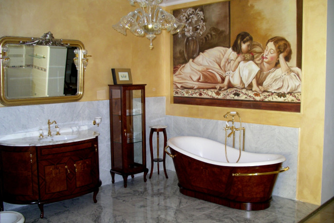 Обои картинки фото интерьер, ванная, туалетная, комнаты, картина, ванна, зеркало, люстра