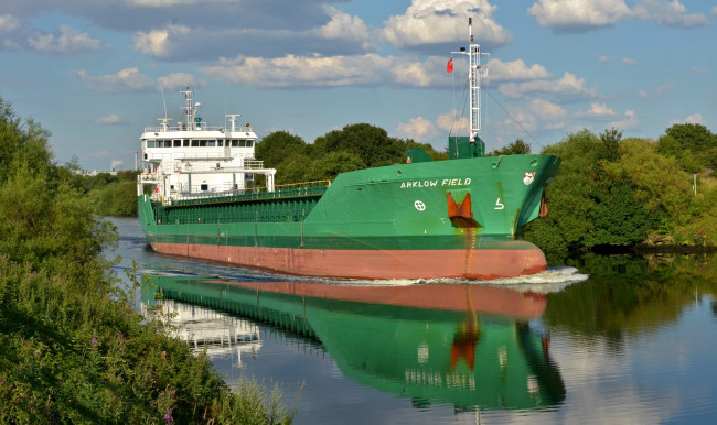 Обои картинки фото корабли, грузовые, суда, река, грузовое, судно